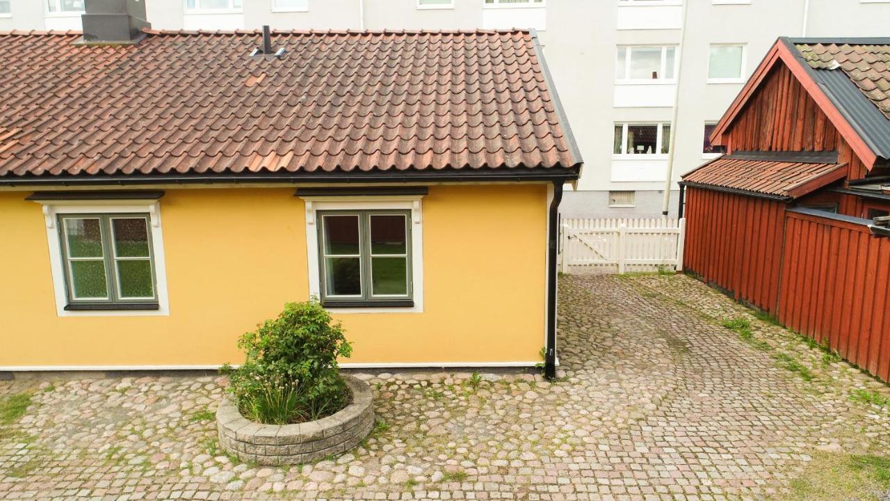 Hotel Pomona Living à Lidköping Extérieur photo